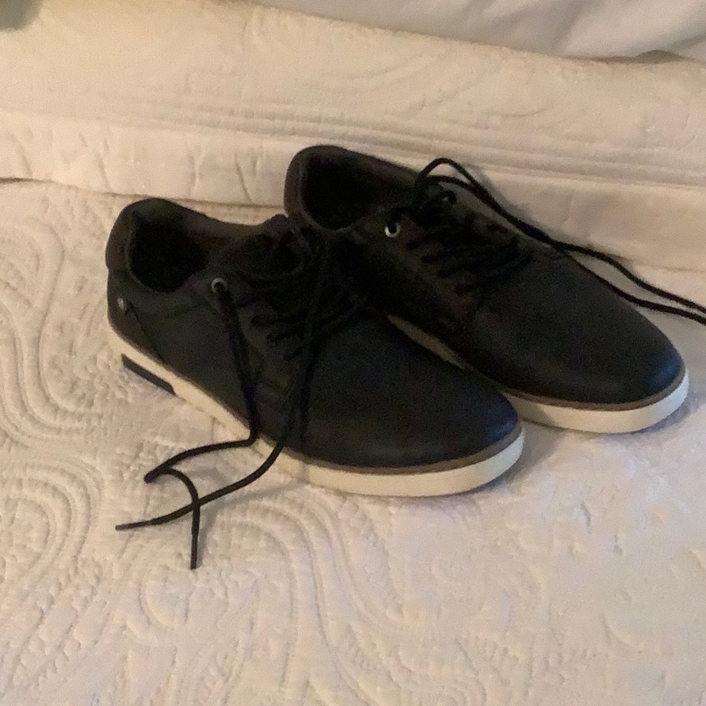 Black tie shoes